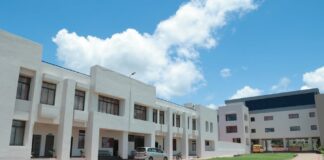 ಒಟ್ಟಾಗಿ ನಾವು ಏಳೋಣ: ಮಹಿಳೆಯರಿಗಾಗಿ ಆತ್ಮವಿಶ್ವಾಸ, ಸಂವಹನ ಮತ್ತು ಸ್ವಯಂರಕ್ಷಣೆ ಕೌಶಲ್ಯಗಳ ನಿರ್ಮಾಣ